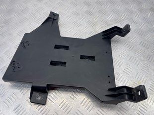 Кріплення блоку керування 4G0907348C Audi A6