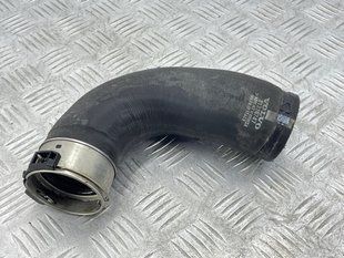 Патрубок інтеркулера 31330747 Volvo XC90