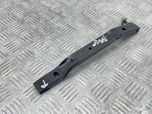 Распорка 8R0805528A Audi Q5