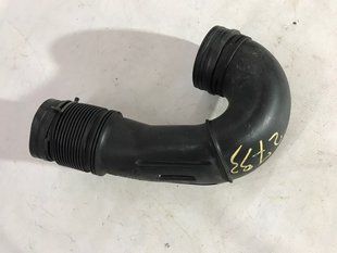Патрубок воздушного фильтра 7P6129684B Volkswagen Touareg