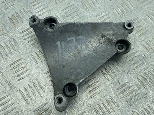 Кронштейн компрессора кондиционера 06E260835C Audi Q5