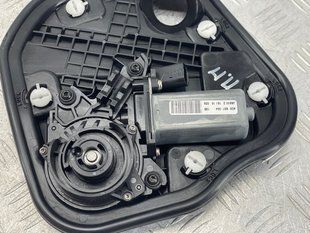 Приводный блок двери / Доводчик 4G8837004 Audi A7