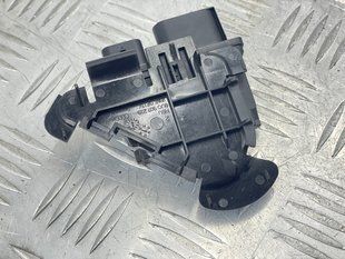 Кронштейн блоку керування 8U0907239 Audi Q3