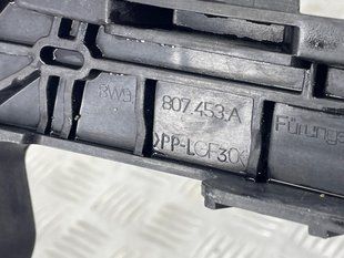 Направляюча заднього бампера 8W9807453A Audi A4 Allroad