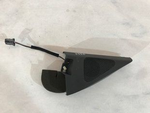 Накладка двери с высокочастотным динамиком 5N0837973G82V Volkswagen Tiguan