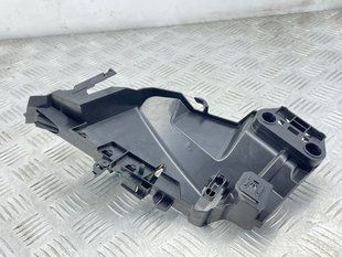 Кронштейн замка двери 31488552 Volvo XC60