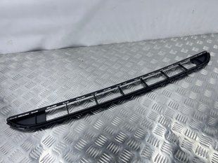 Решітка переднього бампера центральна нижня 7P6853673 Volkswagen Touareg Volkswagen Touareg