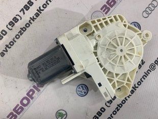 Мотор склопідйомника 8K0959801B Volkswagen Touareg