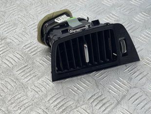 Дефлектор воздуховода центральный 31363715 Volvo XC90