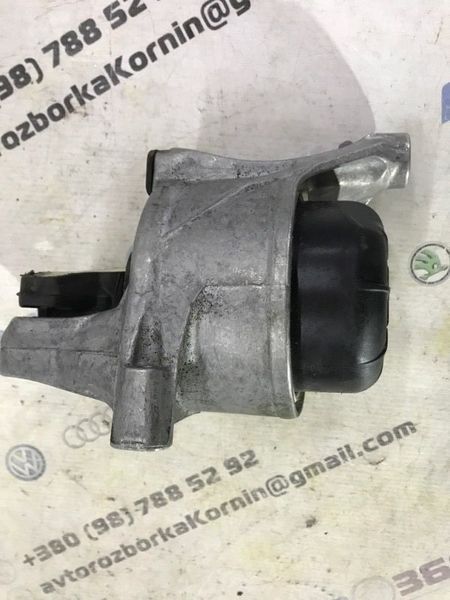 Опора / подушка двигуна Audi A4 Allroad