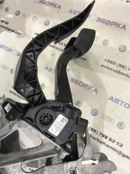 Педаль тормоза 4H1723140A Audi A6