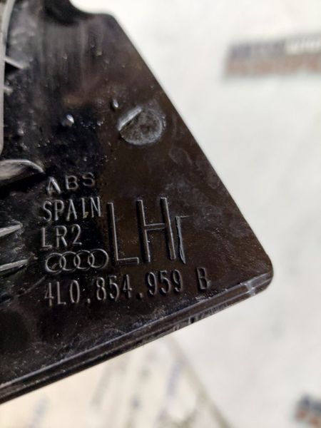 Накладка крыла 4L0854959B Audi Q7