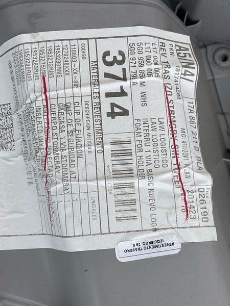 Обшивка дверей 17A867211DRLA Volkswagen Jetta