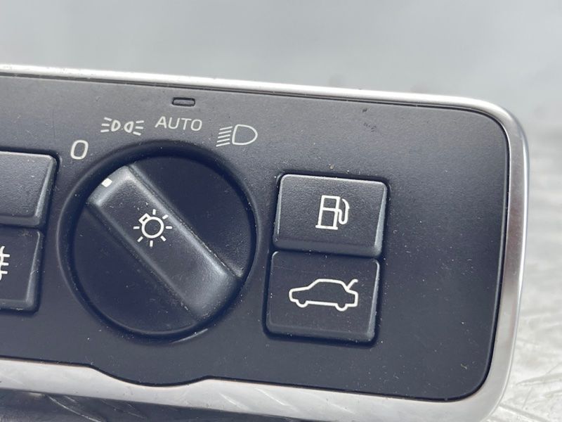 Перемикач світла фар Volvo XC60