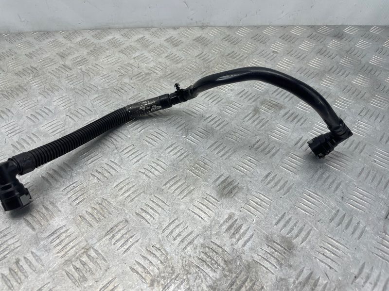 Трубка вентиляційна DS7E6758DA Ford Fusion