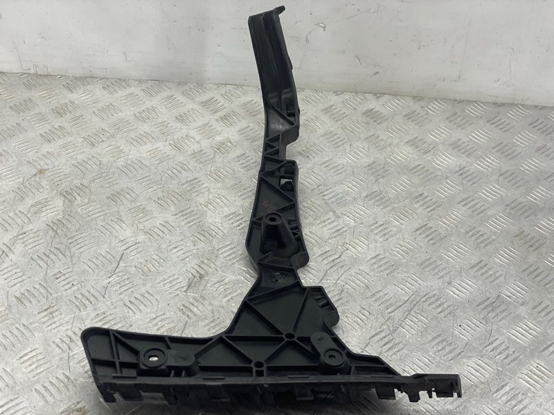 Направляюча заднього бампера 8R0807454C Audi Q5