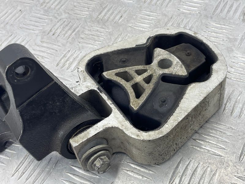 Подушка двигуна DP536P082CB Ford Fusion