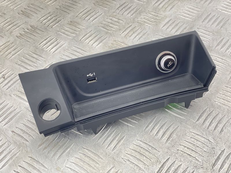 Накладка центральної консолі 8W1864131C6PS Audi A4