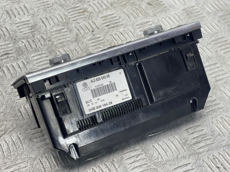 Панель керування клімат-контролем 4L0820043AE Audi Q7