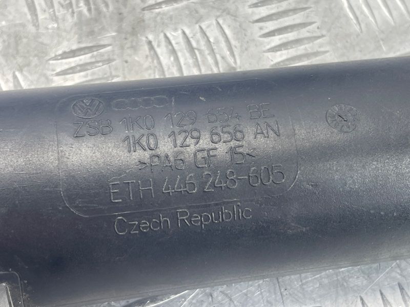 Патрубок повітряного фільтра 1K0129684L Volkswagen CC