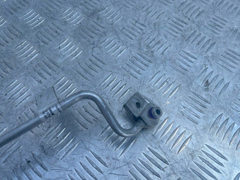 Трубка кондиціонера 4M1820720K Audi Q7