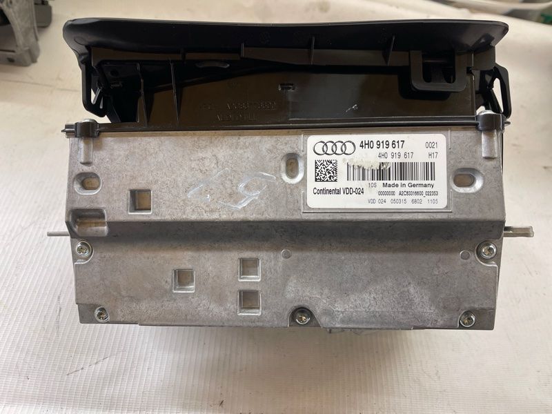 Проекция на лобовое стекло Audi A8