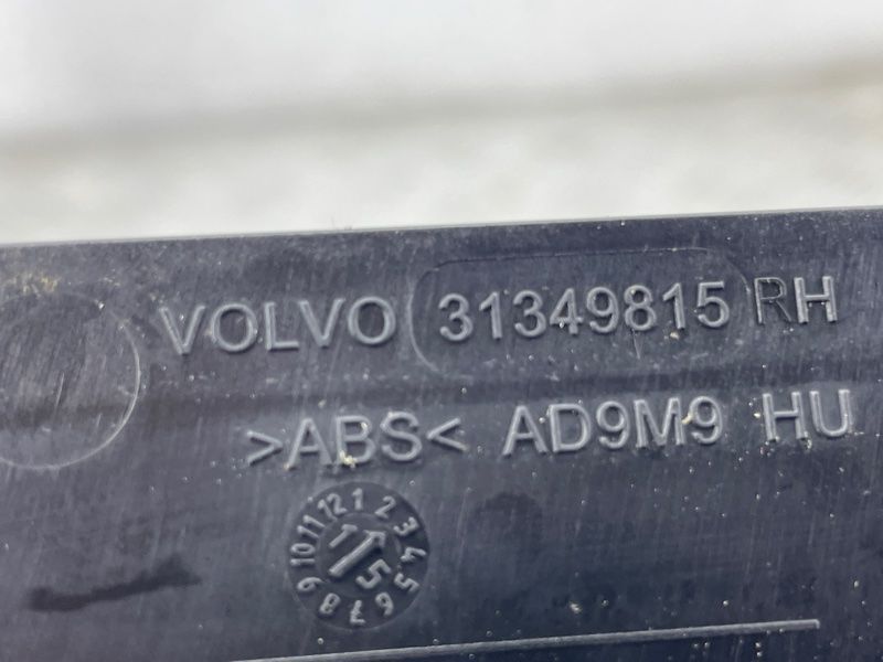 Угловой молдинг двери / Треугольник 31349815 Volvo XC90