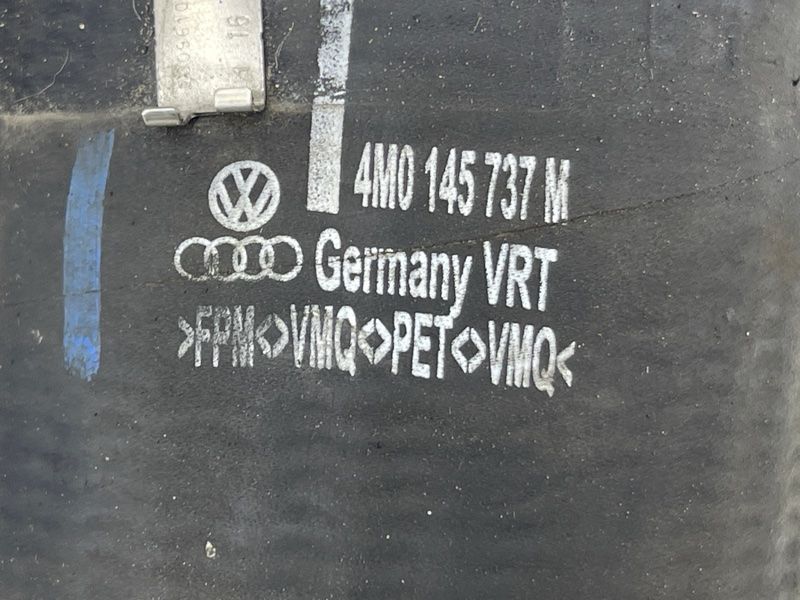 Патрубок интеркулера 4M0145737M Audi Q7