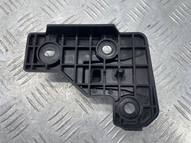 Кронштейн переднього бампера 31353764 Volvo XC90