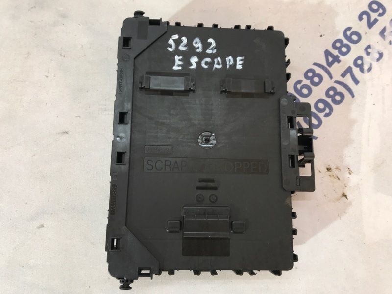 Блок запобіжників LX6T15604CCD Ford Escape