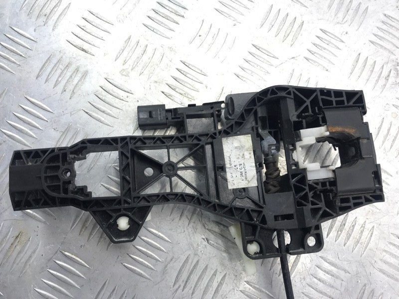 Кронштейн ручки 4L0839885J Audi Q7