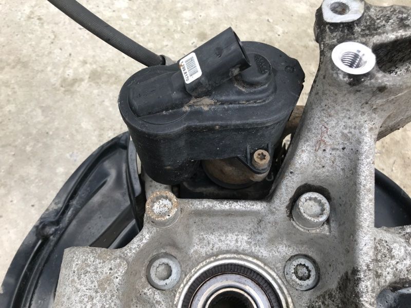 Суппорт тормозной 5N0615404 Volkswagen Tiguan