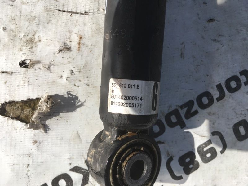 Стійка амортизатора 561512011E Volkswagen Passat