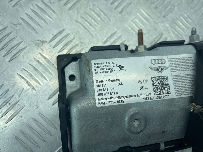 Подушка безпеки водія в коліна airbag 4G8880841A Audi A7