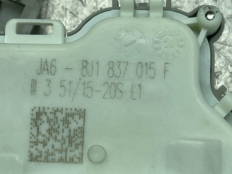 Замок двери 8J1837015F Audi Q7