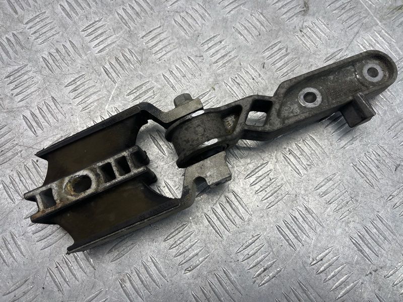 Опора двигателя левая 31330594 Volvo XC90 Volvo S60, Volvo S90, Volvo V60, Volvo V60 Cross Country, Volvo V90, Volvo V90 Cross Country, Volvo XC60, Volvo XC90