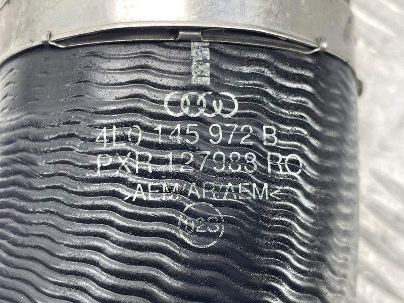 Патрубок інтеркулера 4L0145972B Audi Q7