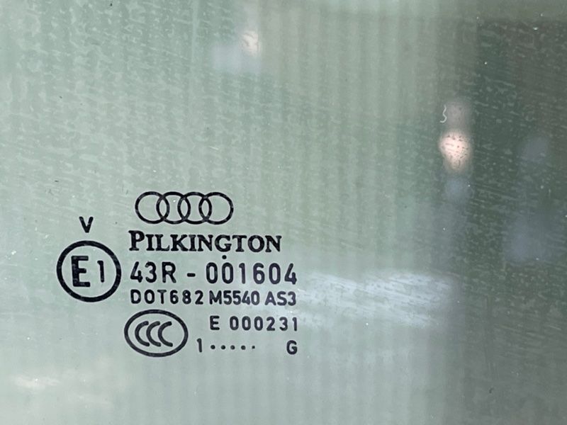 Скло дверей Audi Q7