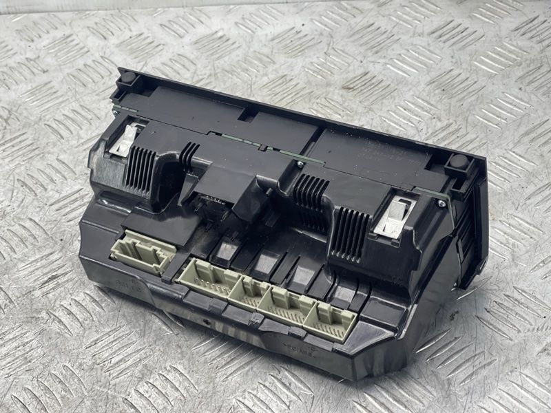 Панель керування клімат-контролем 4L0820043AE Audi Q7