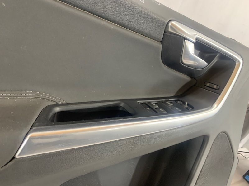 Карта / Обшивка двери Volvo XC60