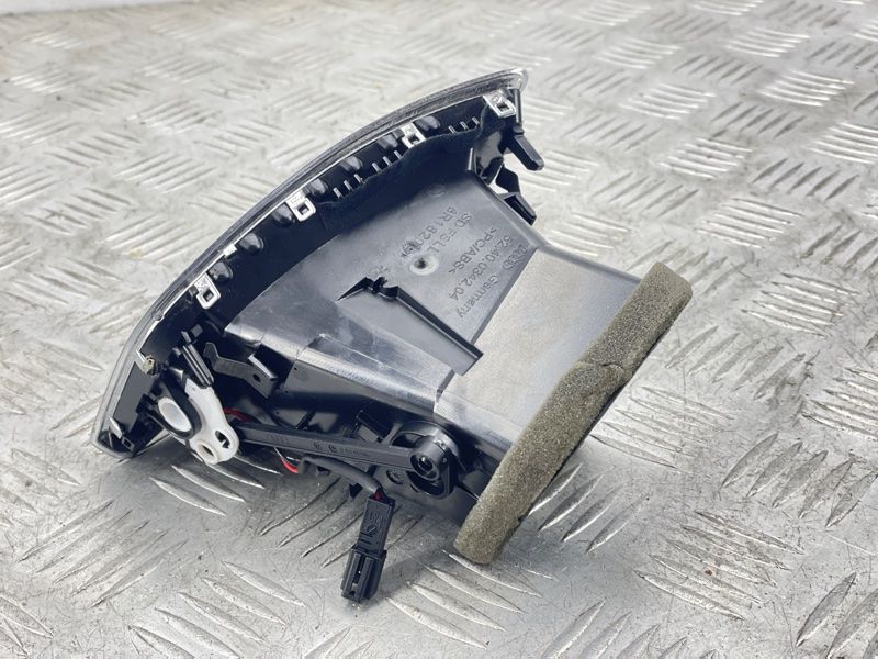 Дефлектор воздуховода 8R1820901LWVF Audi Q5