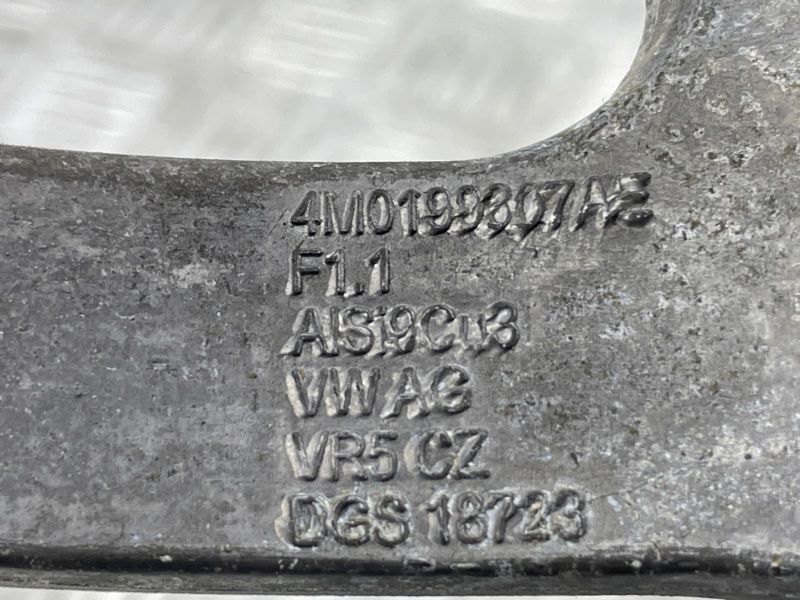 Опора двигателя левая 4M0199307AE Audi Q7 Audi Q7