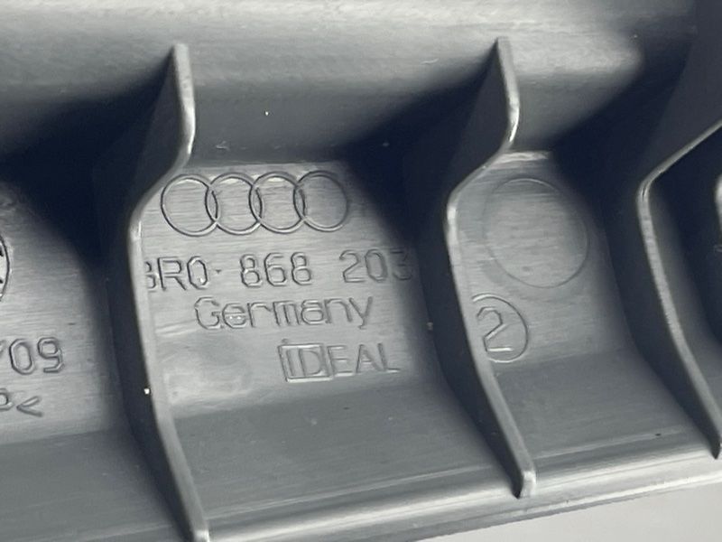 Облицовка стойки 8R0868203 Audi Q5