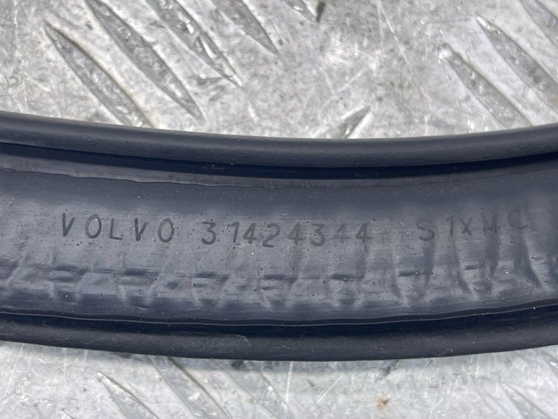 Ущільнювач дверей 31424344 Volvo XC60