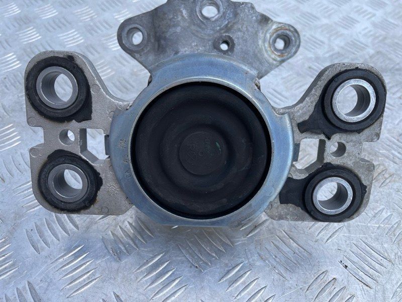 Опора двигуна 31401308 Volvo XC60