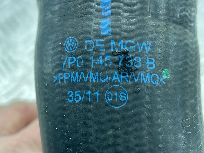 Патрубок інтеркулера 7P0145738B Volkswagen Touareg