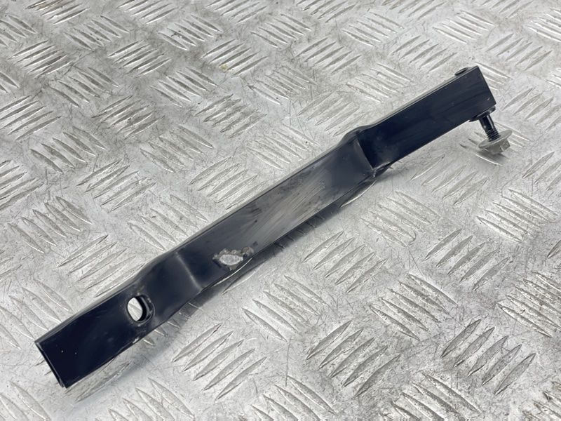 Распорка 8R0805528A Audi Q5