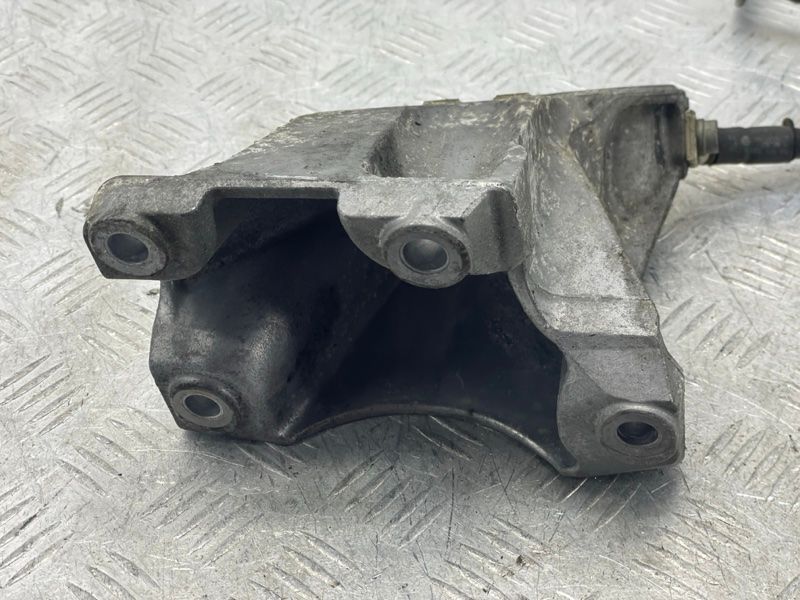 Опора / кронштейн двигуна 7L6199308D Audi Q7