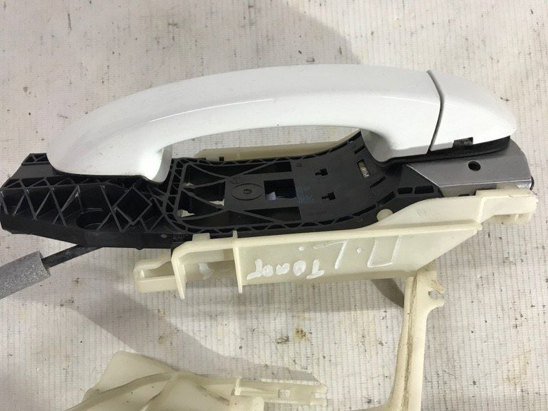 Ручка дверей зовнішня 7P6837205HGRU Volkswagen Touareg