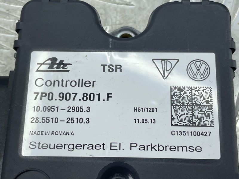Блок управления стояночным тормозом Volkswagen Touareg
